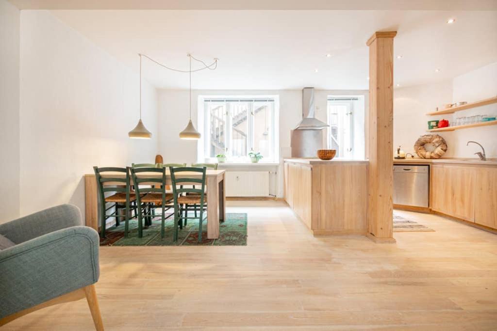 Spacious Flat In A Central, But Calm Area Of Cph Appartement